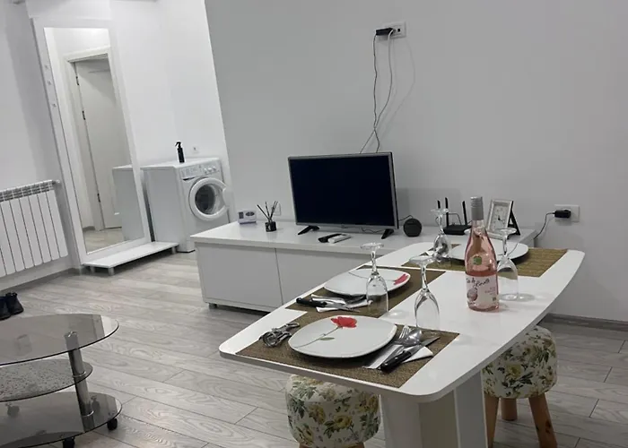 Cris Sunny Apartment